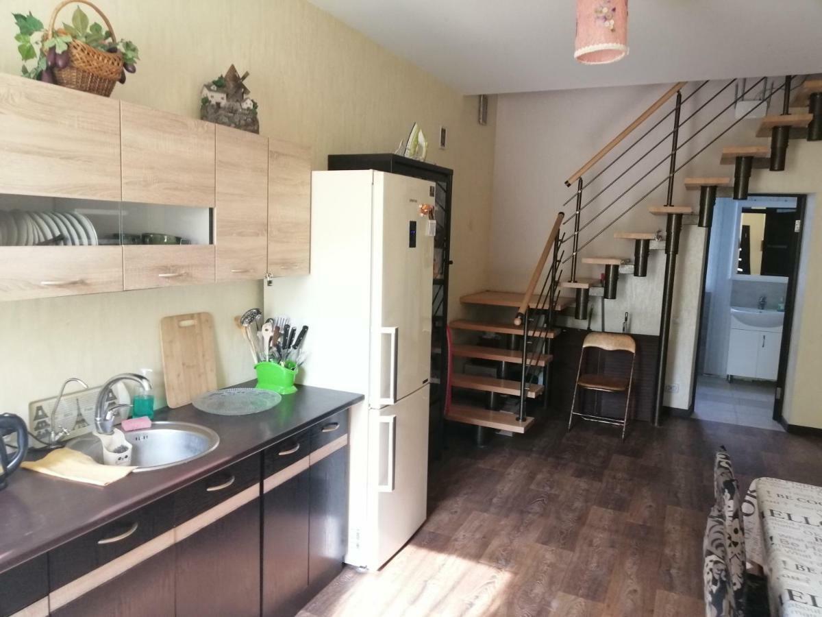 Комната с двухспальной кроватью возле м Осокорки Киев Экстерьер фото
